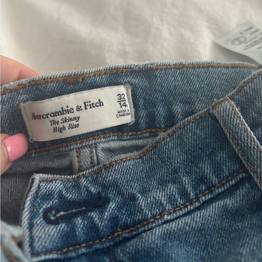 ABERCROMBIE SKINNY HIGH RISE